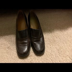 Enzo 71/2 Brown Block Heel Pump